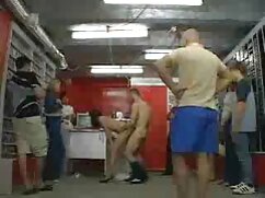 Người và một phim dit nhau co dich chút