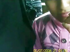 Cô gái phim sex vietsub cuc dam mặc váy đỏ, tóc đen